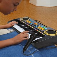 Детски синтезатор с микрофон (37 клавиша) - Bontempi, снимка 2 - Музикални играчки - 43392761