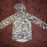 Nike Packable Camouflage trail men’s jacket Sz S, снимка 1 - Спортни дрехи, екипи - 32570922