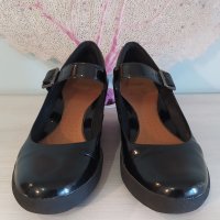 CLARKS черни, лачени – на платформа, № 40, снимка 1 - Дамски ежедневни обувки - 38148797