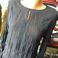 НАМАЛЕНИЕ Черна риза с намачкан ефект без закопчаване, снимка 2 - Ризи - 28109573