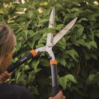 Ножица за жив плет Fiskars Solid HS21, 55.2 см, снимка 3 - Градинска техника - 39905815