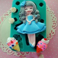 Момиченце в рокля и малък сладолед силиконов молд форма декорация торта фондан шоколад гипс , снимка 1 - Форми - 28472409
