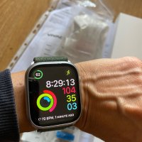 Оригинален часовник в гаранция  Apple Watch 8 Starliht ! 45 mm, снимка 1 - Смарт часовници - 43106692