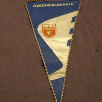 Čedok две флагчета и три значки на известна чешка фирма, снимка 10 - Колекции - 43119727