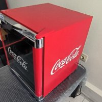 HUSKY CoolCube Coca Cola CUBES хладилник A+ със стъклена -врата, снимка 3 - Хладилници - 43398217