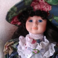 Порцеланови кукли,стара Австрийска ръчна изработка-рисувани., снимка 4 - Колекции - 43504820
