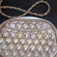 златна чантичка с камъни, снимка 1 - Чанти - 32642699