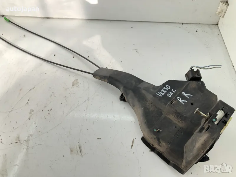 Задна дясна брава  Toyota Avensis Verso 2.0 D 116hp 1CD, снимка 1