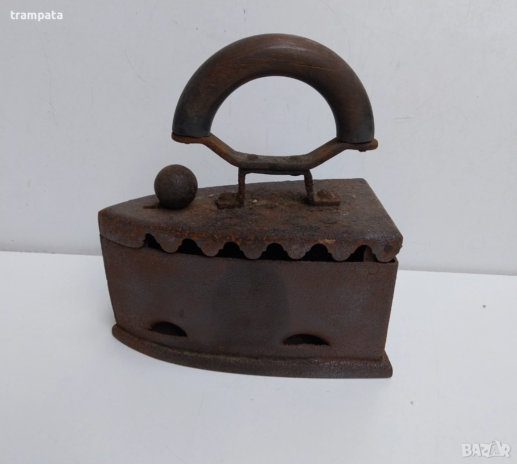 НАЙ ДОБРАТА ОФЕРТА Стара ютия на въглища, снимка 1