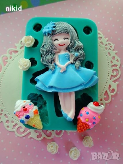 Момиченце в рокля и малък сладолед силиконов молд форма декорация торта фондан шоколад гипс , снимка 1