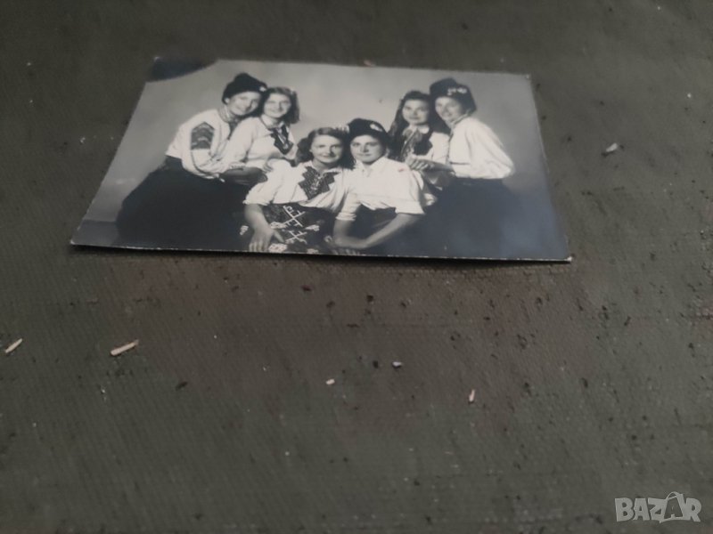 Продавам снимки Момичета с носии 22 пех .полк Дупница иоше една, снимка 1