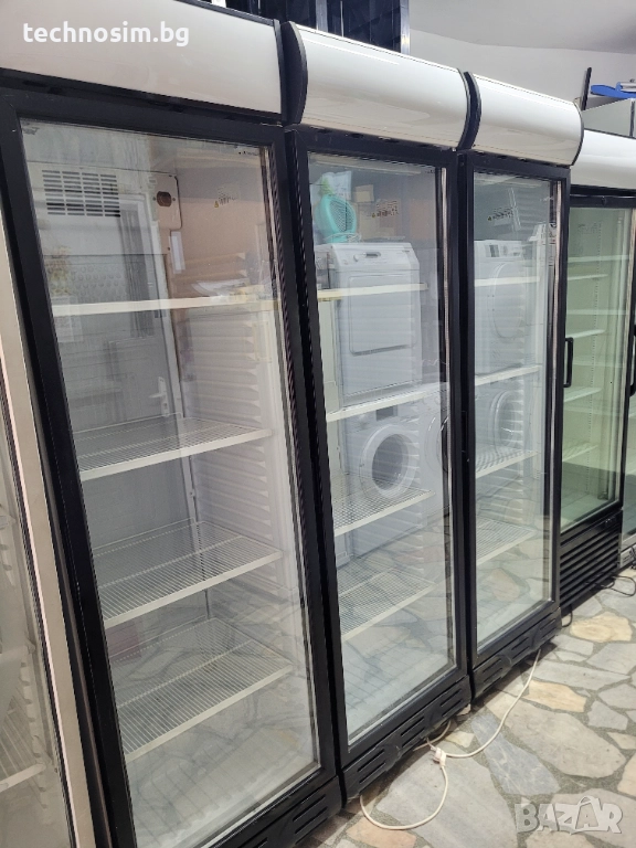 Хладилна витрина, снимка 1