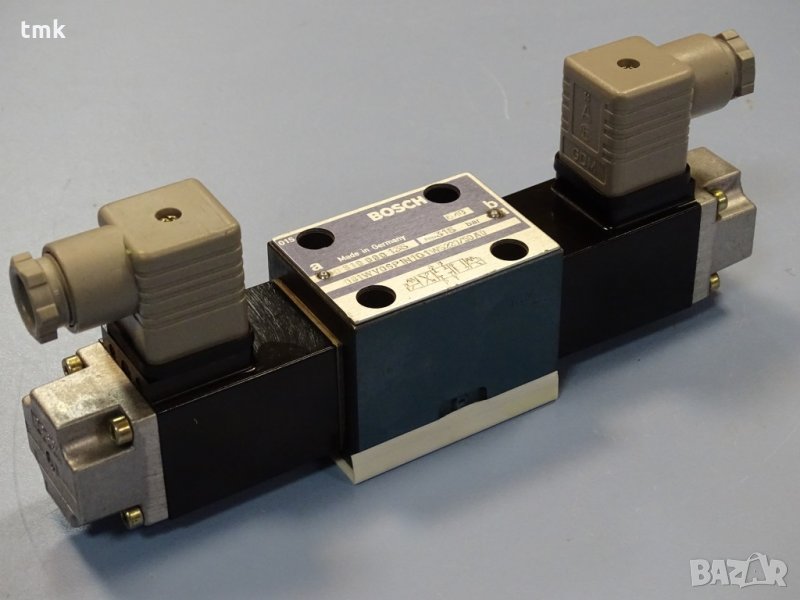 хидравличен разпределител BOSCH 0 810 090, снимка 1