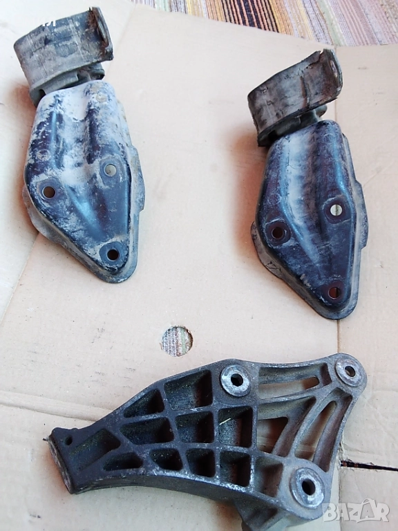 Лапи на мотор за Опел , снимка 1