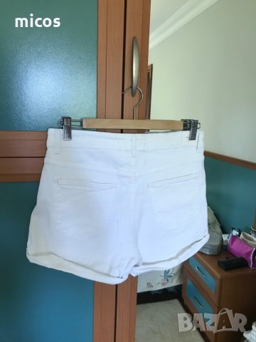 5 лв до 30.11!Bershka,къси деним бели еластични панталони, снимка 2 - Къси панталони и бермуди - 33487102