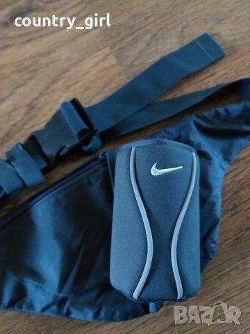 Nike - страхотна туристическа чанта КАТО НОВА, снимка 1 - Чанти - 26783645