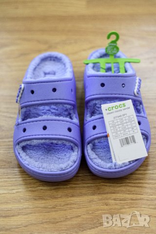 Оригинални Чехли с пух Crocs Classic Cozzzy Sandal, Виолетови, Размери 37-39, снимка 2 - Чехли - 43487481