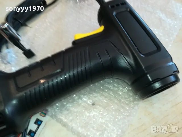 ПИСТОЛЕТ КОМПРЕСОР ЗА ПОМПАНЕ НА ГУМИ 12V С LED ПОДСВЕТКА 1902251553, снимка 3 - Аксесоари и консумативи - 49195873