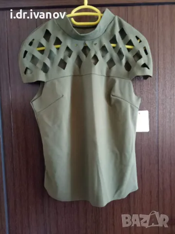 нова зелена еластична блуза с изрязани части, снимка 1