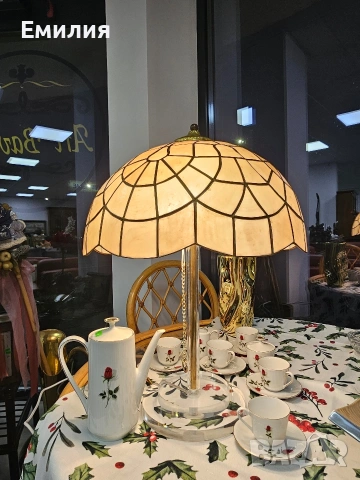 Нощна лампа тип Тифани