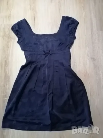 Тъмно-синя лятна роля