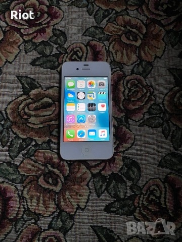 Продавам iPhone 4s 