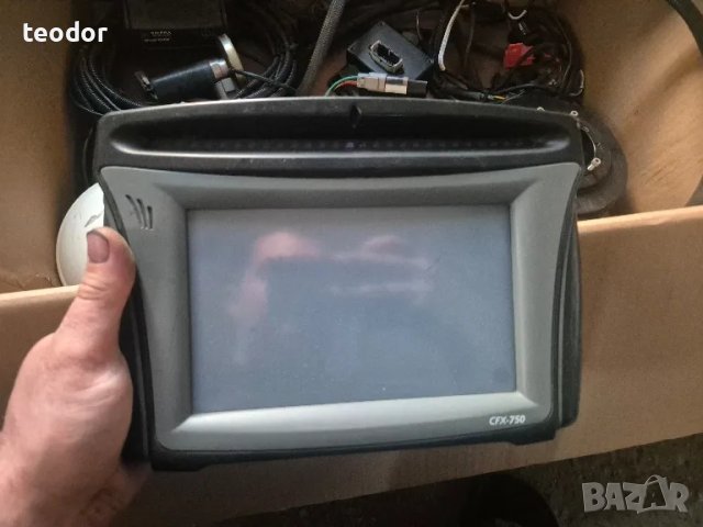 Навигация Trimble cfx750 автопилот за трактор с точност 2.5см ртк