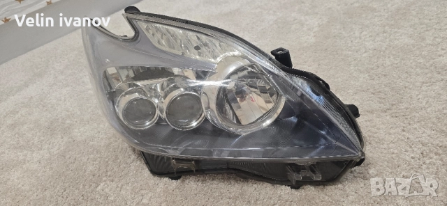 десен фар за тойота приус, снимка 2 - Части - 51918318