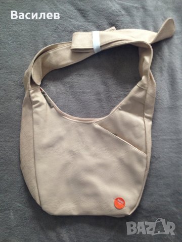 Hugo Boss оригинална дамска чанта, снимка 3 - Чанти - 8682498