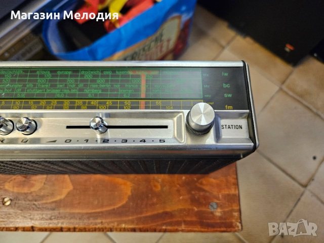 Радио Universum KRN 3365 В отлично техническо и визуално състояние., снимка 5 - Радиокасетофони, транзистори - 52444567