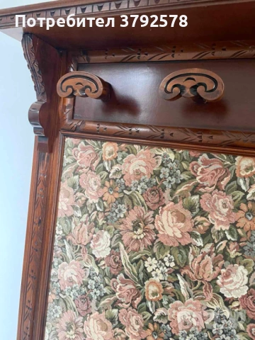 Антични мебели-Италия-Портманто с дърворезба, снимка 3 - Етажерки - 53471496