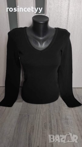 Черна блуза в-деколте, снимка 4 - Блузи с дълъг ръкав и пуловери - 43061324