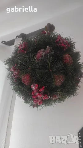 Украсена Коледна топка 