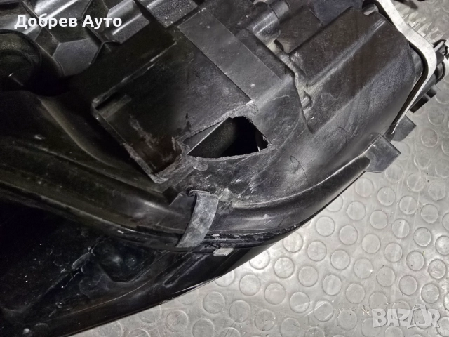 Десен оборудван фар за Audi E-Tron с забележки!  , снимка 3 - Части - 52428298