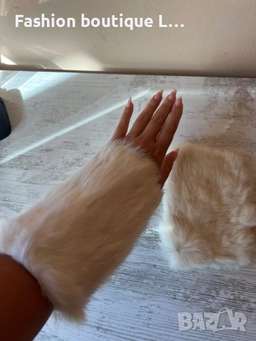 Бели ръкавели за китките от естествен заешки косъм 🤍🤍🤍, снимка 3 - Други - 52178423