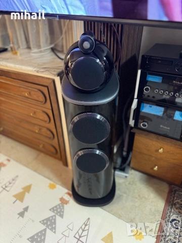 Bowers & Wilkins 803 D4