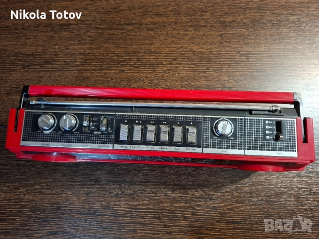 Продава се касетофон Sharp QT27H(R). , снимка 2 - Радиокасетофони, транзистори - 52563407