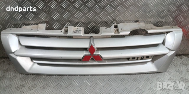 Решетка Mitsubishi Pajero 2003г.	
