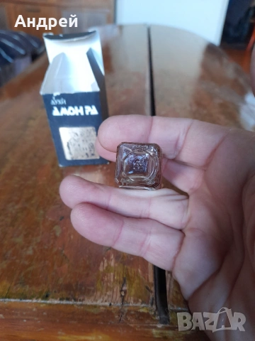 Стар одеколон Амон Ра, снимка 6 - Други ценни предмети - 53446372