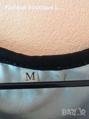 Тюркоазена блуза с къс ръкав и копченца отпред за закопчаване М размер с уникален десен 🩵💙🩵💙🩵💙, снимка 3 - Тениски - 51921653