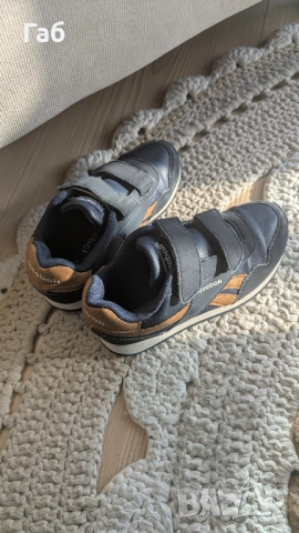  Кожени маратонки за момче на Reebok, номер 30 за краче с дължина 18.5 см., снимка 4 - Детски маратонки - 52822515