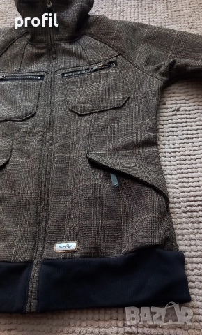 Oakley дамско софтшел яке XS, снимка 2 - Якета - 51830389