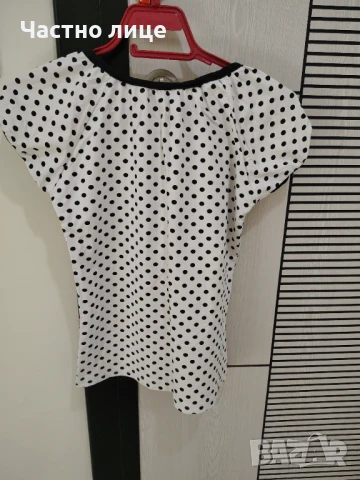 Продавам блуза бяла на черни точки от памук и еластан, снимка 2 - Блузи с дълъг ръкав и пуловери - 50833584
