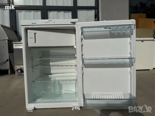 Малък хладилник Миеле с камера , снимка 4 - Хладилници - 51615060