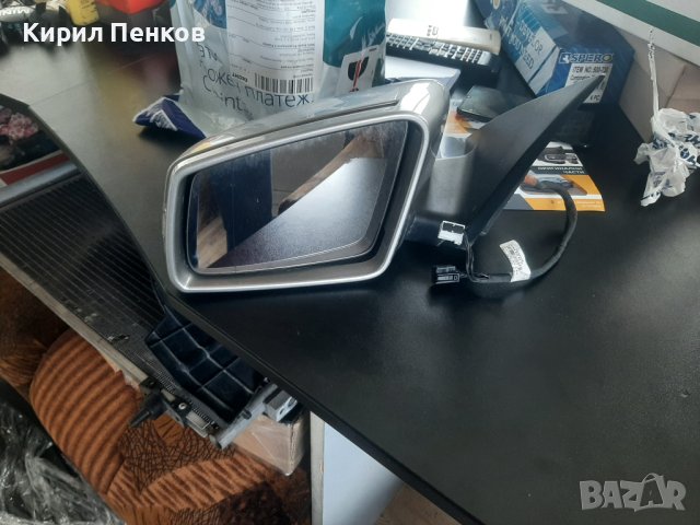 Ляво огледало Мерцедес С W204, снимка 1 - Части - 43330072