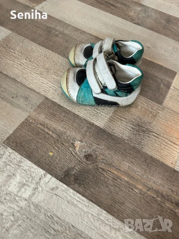 Продавам обувки за бебе 19номер