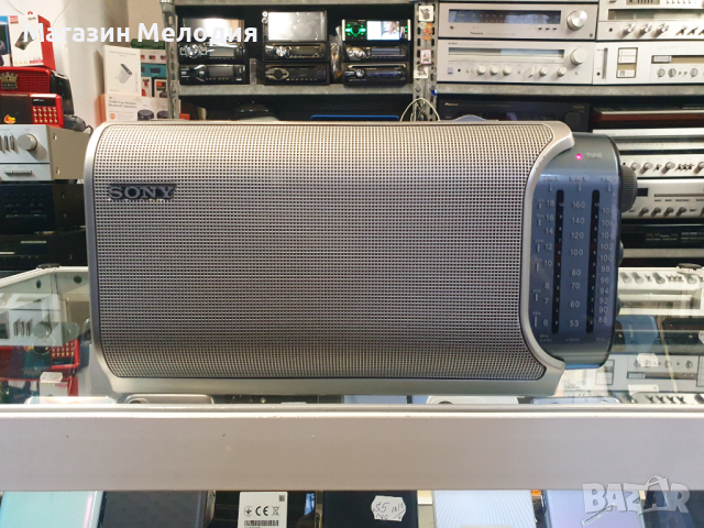Радио Sony ICF-704S  В отлично техническо и визуално състояние.