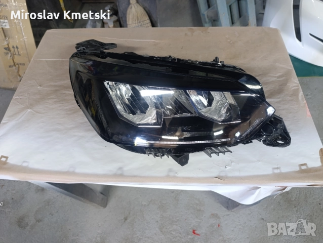 десен фар за Пежо 208/2008