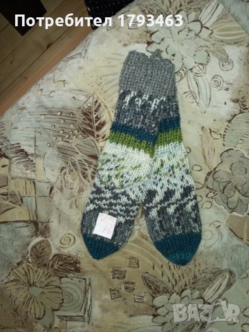 Ръчно плетени детски чорапи, снимка 1 - Чорапи - 38644301