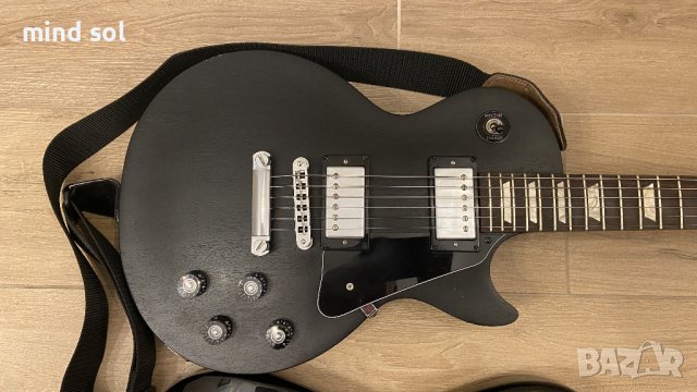 Gibson Les Paul Studio 2010 с твърд куфар, снимка 2 - Китари - 43334915